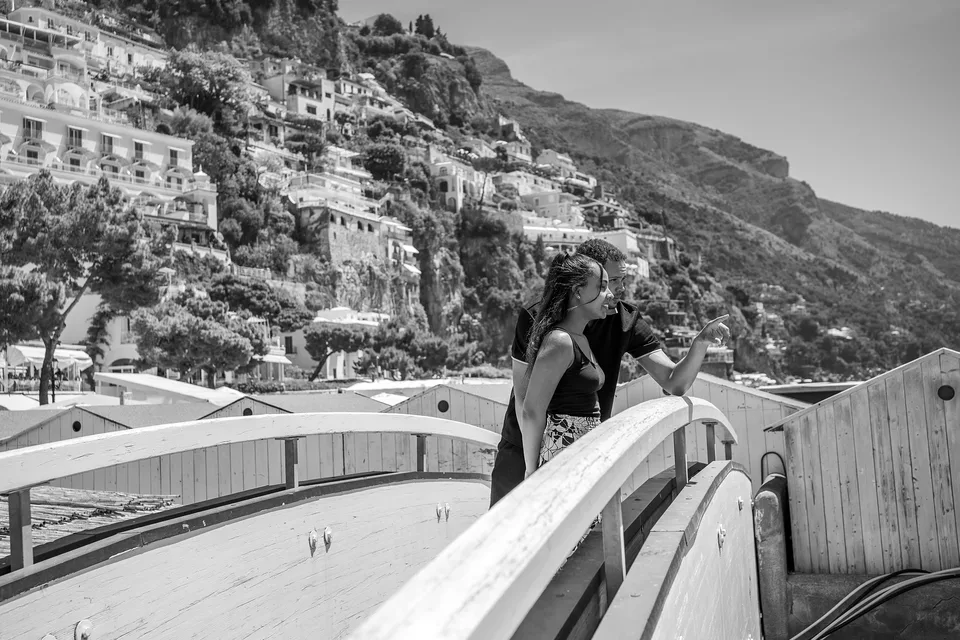 Honeymoon photo shoot by the sea 11